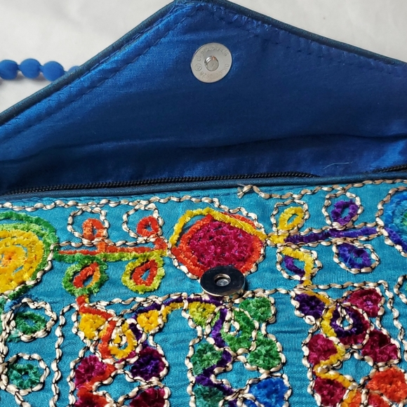 Decorative colorful embroidered clutch - Picture 5 of 6